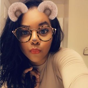 Meet your Posher, Nia